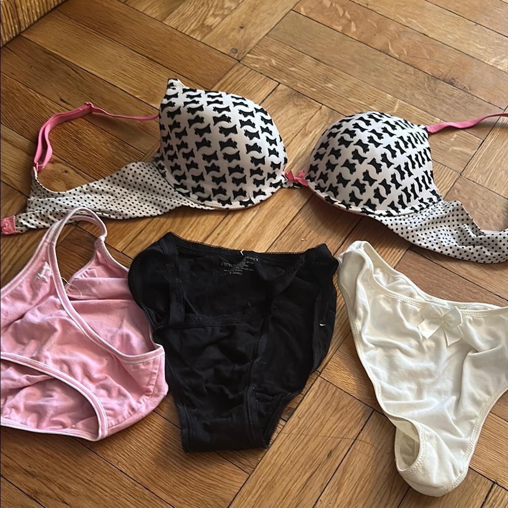 Victoria's Secret Black and White Lace Bra